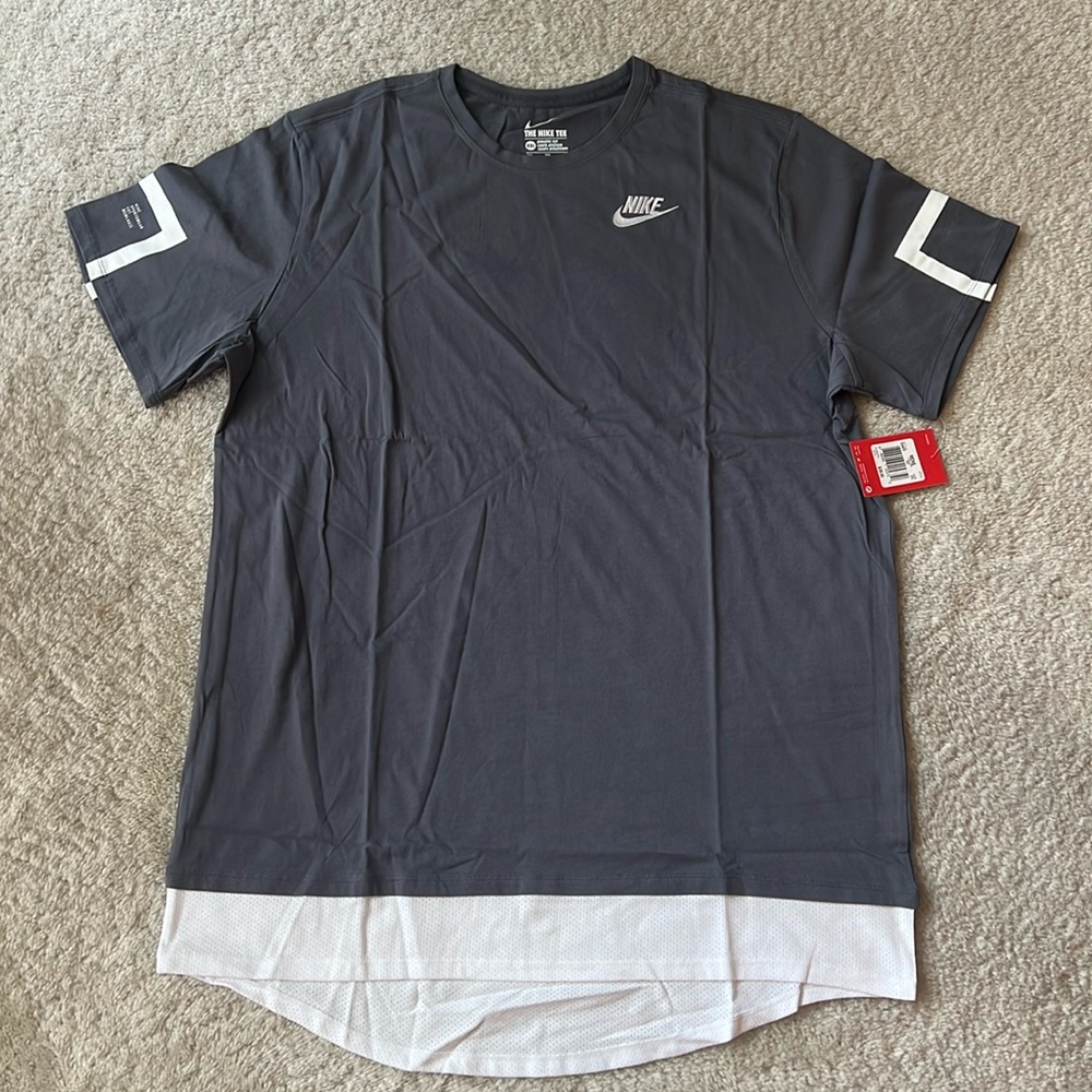 Men’s Nike Long Mesh Tail T—Shirt Gray XXL